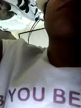 Snapshot of Valeer_abby chatting on January 1, 2025, 4:18 am Valeer abby online show from January 1, 2025, 4:18 am