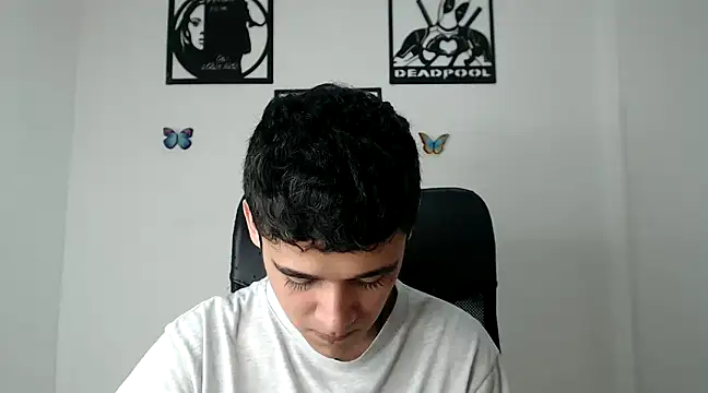 kaiine190 online show from January 18, 2025, 12:36 pm