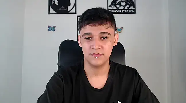 kaiine190 online show from January 29, 2025, 3:37 pm