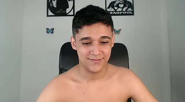 kaiine190 online show from January 31, 2025, 4:38 pm