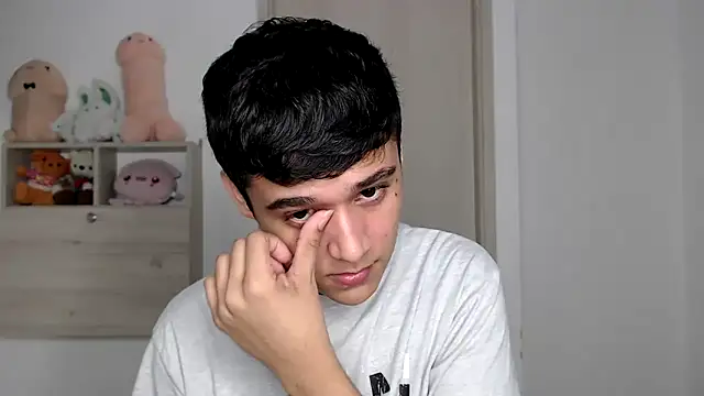 kaiine190 online show from December 20, 2025, 9:27 am