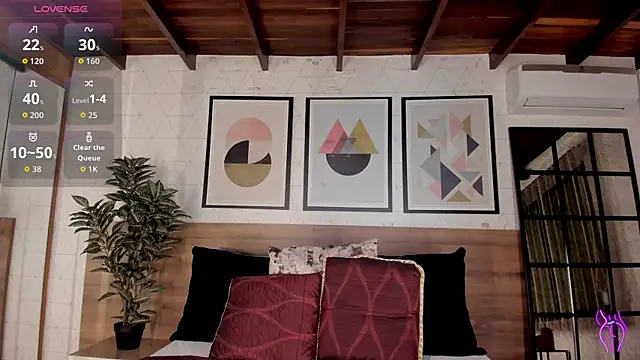 LunaRuso online show from September 16, 2025, 7:59 pm