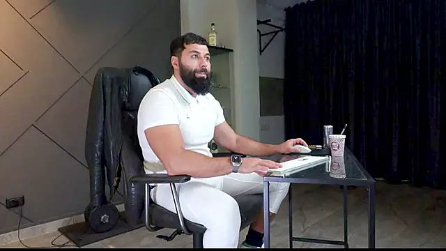 mattmasterss online show from January 4, 2025, 5:37 am