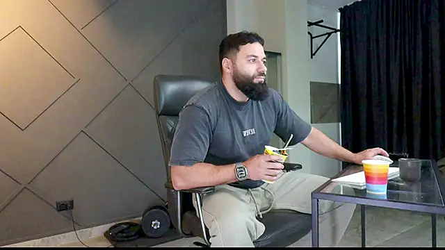 mattmasterss online show from January 21, 2025, 7:15 am