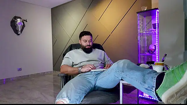 mattmasterss online show from March 11, 2025, 5:49 am