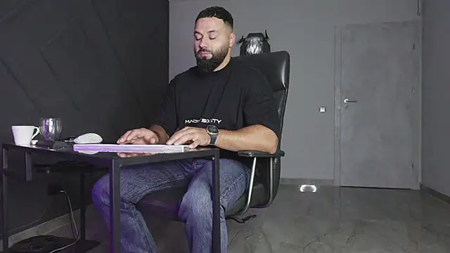 mattmasterss online show from October 11, 2025, 9:46 pm