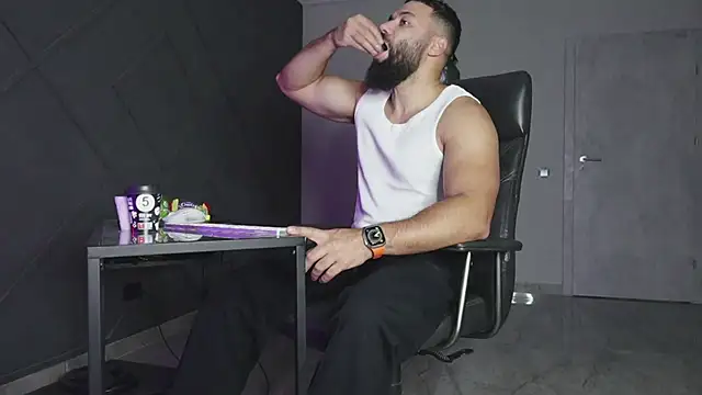 mattmasterss online show from November 13, 2025, 7:40 am