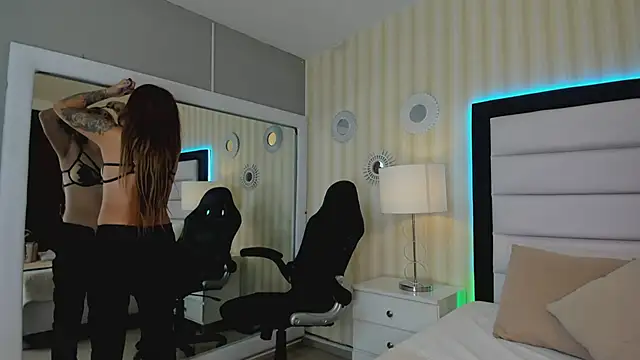 Valeriasaenzz  online show from December 18, 2024, 6:14 pm