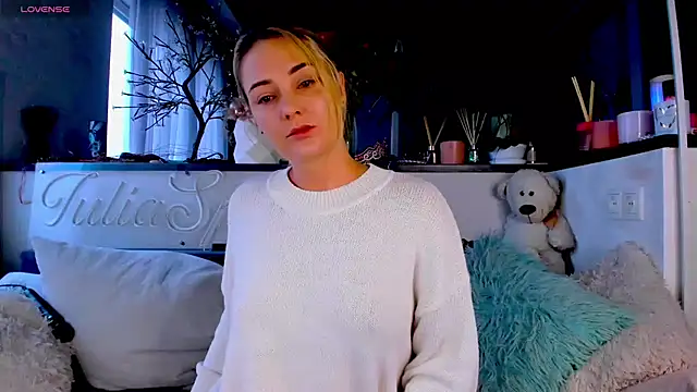  JuliaSpace  online show from December 12, 2024, 10:56 am