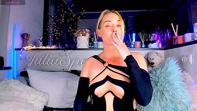  JuliaSpace  online show from December 17, 2024, 6:42 pm