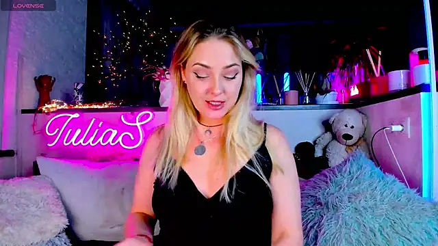  JuliaSpace  online show from January 30, 2025, 7:48 pm