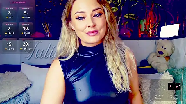  JuliaSpace  online show from September 15, 2025, 4:29 pm