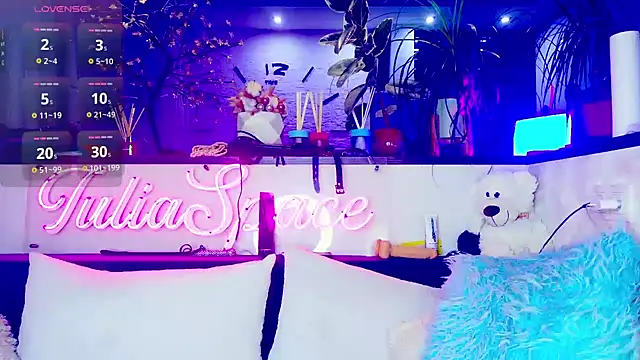  JuliaSpace  online show from September 30, 2025, 7:08 pm