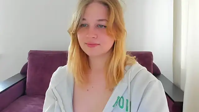 Snapshot of AlicePopsy chatting on June 2, 2026, 3:25 pm AlicePopsy online show from June 2, 2026, 3:25 pm