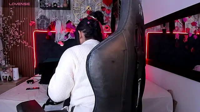 Neko Misaki online show from March 3, 2025, 11:44 am