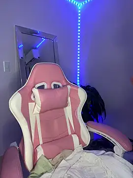 BellaNaye  online show from April 25, 2026, 11:02 pm