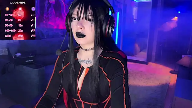 Eva-miller1 online show from November 3, 2025, 9:21 am