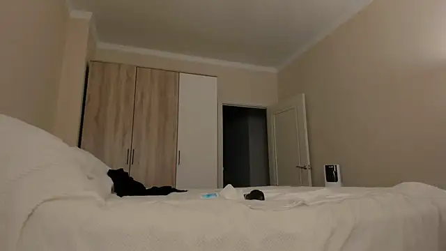 CharlotteWells online show from March 15, 2025, 5:26 pm