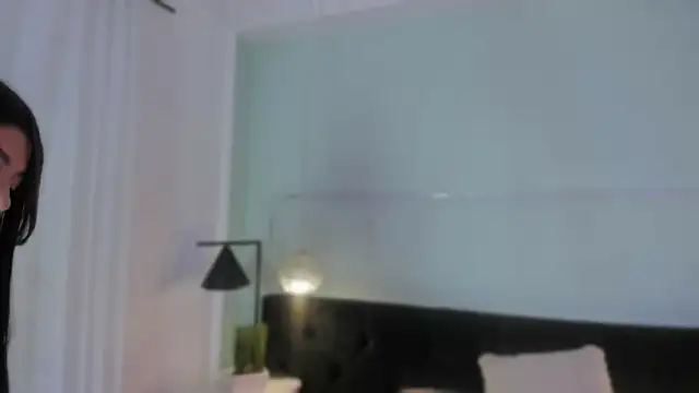 EvaaStevens online show from September 20, 2025, 1:23 pm