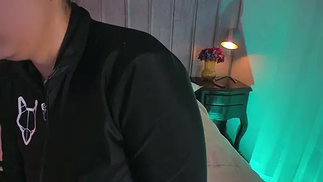 EvaaStevens online show from April 21, 2026, 7:50 pm