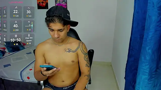 Snapshot of valentino_santoss chatting on October 16, 2025, 6:20 pm valentino santoss online show from October 16, 2025, 6:20 pm