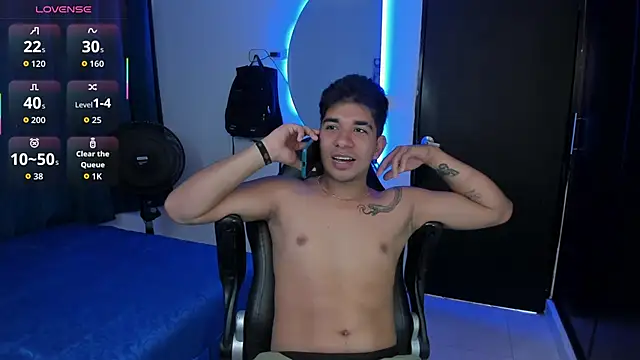 Snapshot of valentino_santoss chatting on November 16, 2025, 3:28 pm valentino santoss online show from November 16, 2025, 3:28 pm