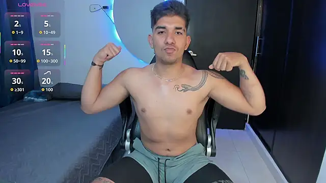 Snapshot of valentino_santoss chatting on November 17, 2025, 11:32 pm valentino santoss online show from November 17, 2025, 11:32 pm