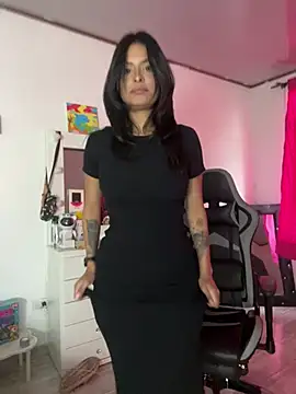 Snapshot of _elektrah chatting on June 27, 2026, 10:48 pm elektrah online show from June 27, 2026, 10:48 pm