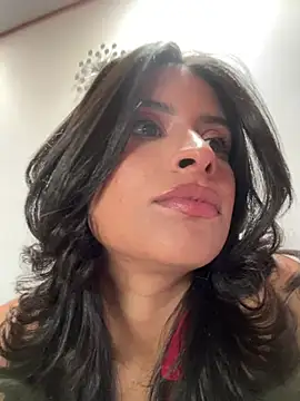 Snapshot of _elektrah chatting on July 16, 2026, 1:39 pm elektrah online show from July 16, 2026, 1:39 pm