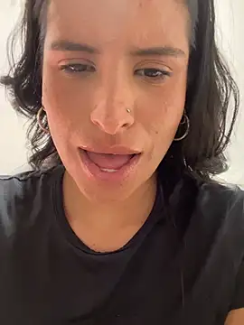 Snapshot of _elektrah chatting on July 17, 2026, 4:23 pm elektrah online show from July 17, 2026, 4:23 pm