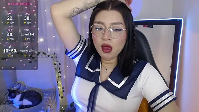 mily thomson b  online show from November 6, 2025, 7:48 pm