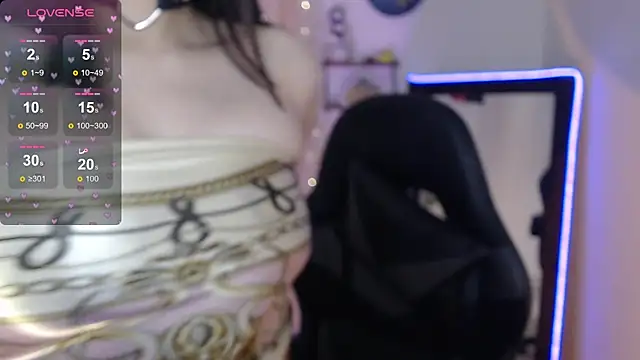 mily thomson b  online show from November 7, 2025, 6:08 pm