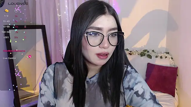 Snapshot of mily_thomson_b_ chatting on April 5, 2026, 10:18 pm mily thomson b online show from April 5, 2026, 10:18 pm