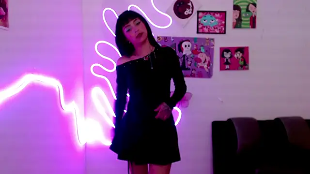 Snapshot of Kind_Scarlett chatting on February 4, 2025, 1:02 am Kind Scarlett online show from February 4, 2025, 1:02 am