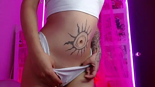 Snapshot of Kind_Scarlett chatting on September 17, 2025, 9:27 pm Kind Scarlett online show from September 17, 2025, 9:27 pm