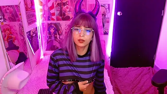 Snapshot of Kind_Scarlett chatting on October 2, 2025, 11:12 pm Kind Scarlett online show from October 2, 2025, 11:12 pm