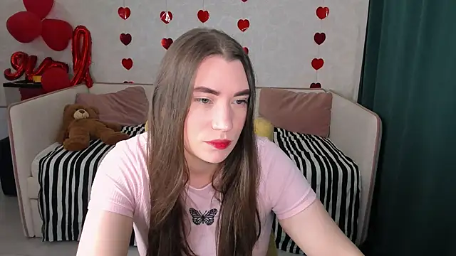 pussyhome2407 online show from March 5, 2025, 6:01 pm