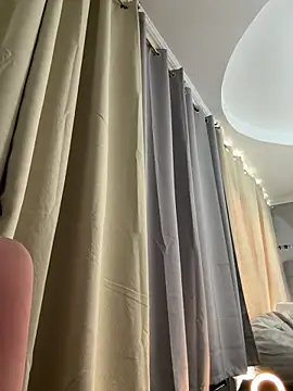 Snapshot of emiss_ chatting on February 27, 2025, 1:49 pm emiss online show from February 27, 2025, 1:49 pm