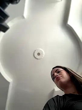 Snapshot of emiss_ chatting on September 25, 2025, 3:05 pm emiss online show from September 25, 2025, 3:05 pm