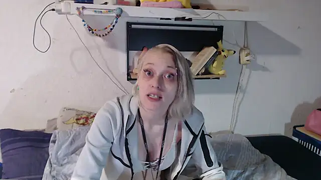 Harleyhot13061 online show from January 6, 2025, 8:07 pm