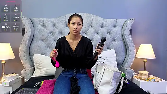 Snapshot of MontVta chatting on October 15, 2025, 12:05 pm MontVta online show from October 15, 2025, 12:05 pm