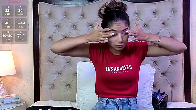 Snapshot of MontVta chatting on October 25, 2025, 12:02 pm MontVta online show from October 25, 2025, 12:02 pm