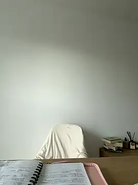 streetdoll online show from October 31, 2025, 8:15 am