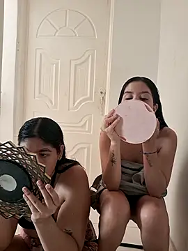 royalgirls x online show from March 27, 2026, 9:03 pm