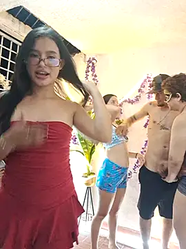 royalgirls x online show from July 29, 2026, 1:37 am