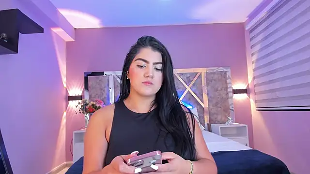 PaulinaDuarte online show from January 16, 2025, 1:58 pm