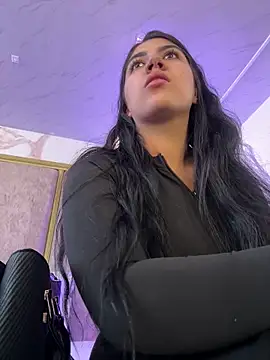 PaulinaDuarte online show from November 27, 2025, 12:07 pm