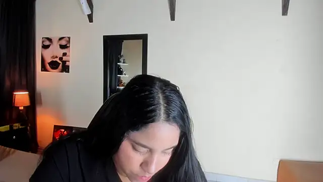 EmiliWilliams online show from November 16, 2025, 9:42 pm