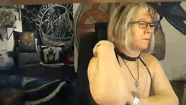 TittenMichelle online show from November 4, 2025, 7:40 am