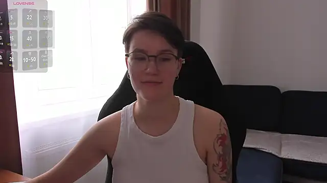 JessieFlower online show from April 18, 2026, 8:07 am